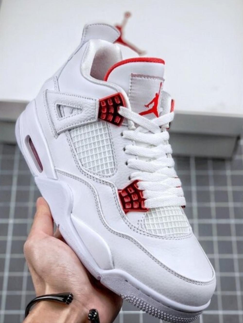 Jordan 4 Retro Metallic Red. Size 10